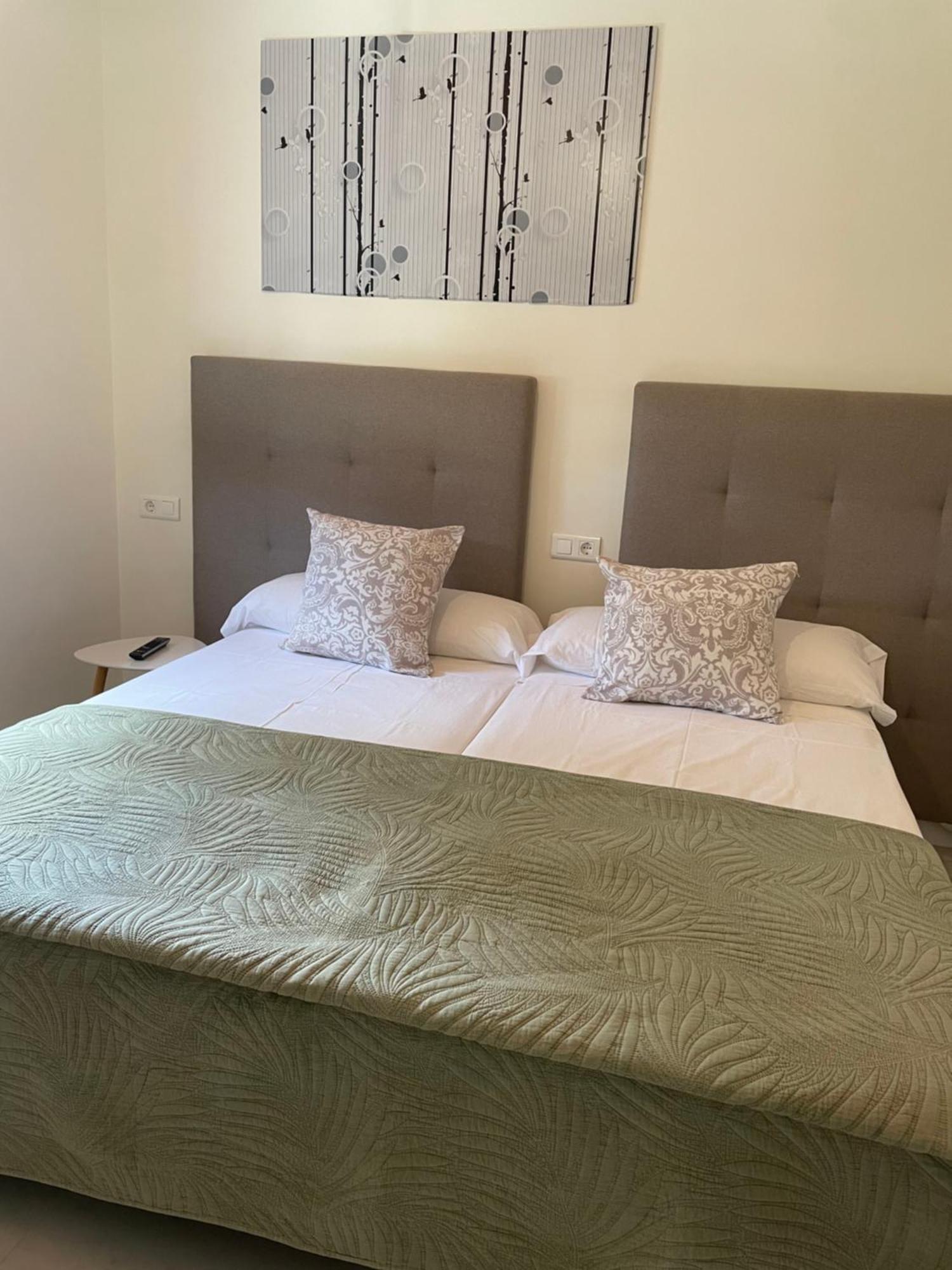 Twin Room,1699539136:JPEG